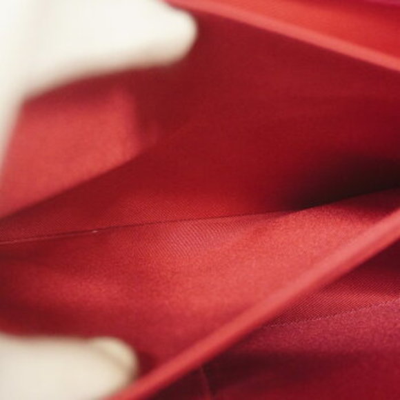 Louis Vuitton Taurillon Lock Me Shoulder Bag - Picture 11 of 11